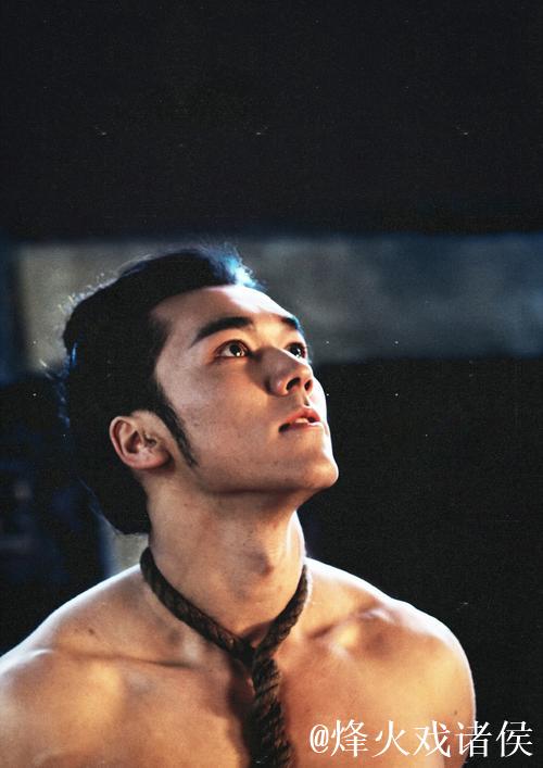 摔跤史诗：塞蒂耶夫兄弟的传奇篇章